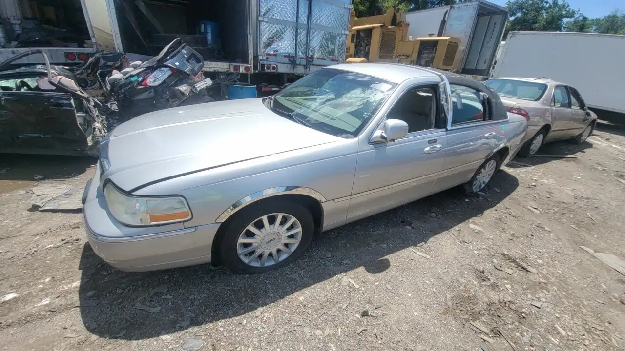 Photo of 2007 Lincoln Town Car