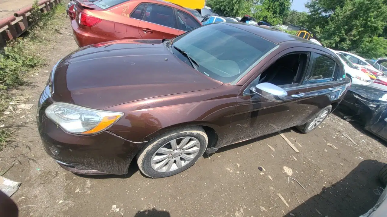 Photo of 2013 Chrysler 200