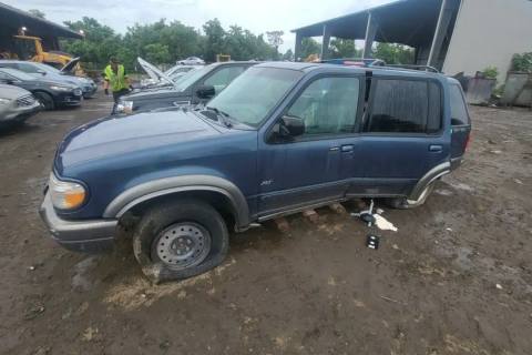 Photo of 2000 Ford Explorer