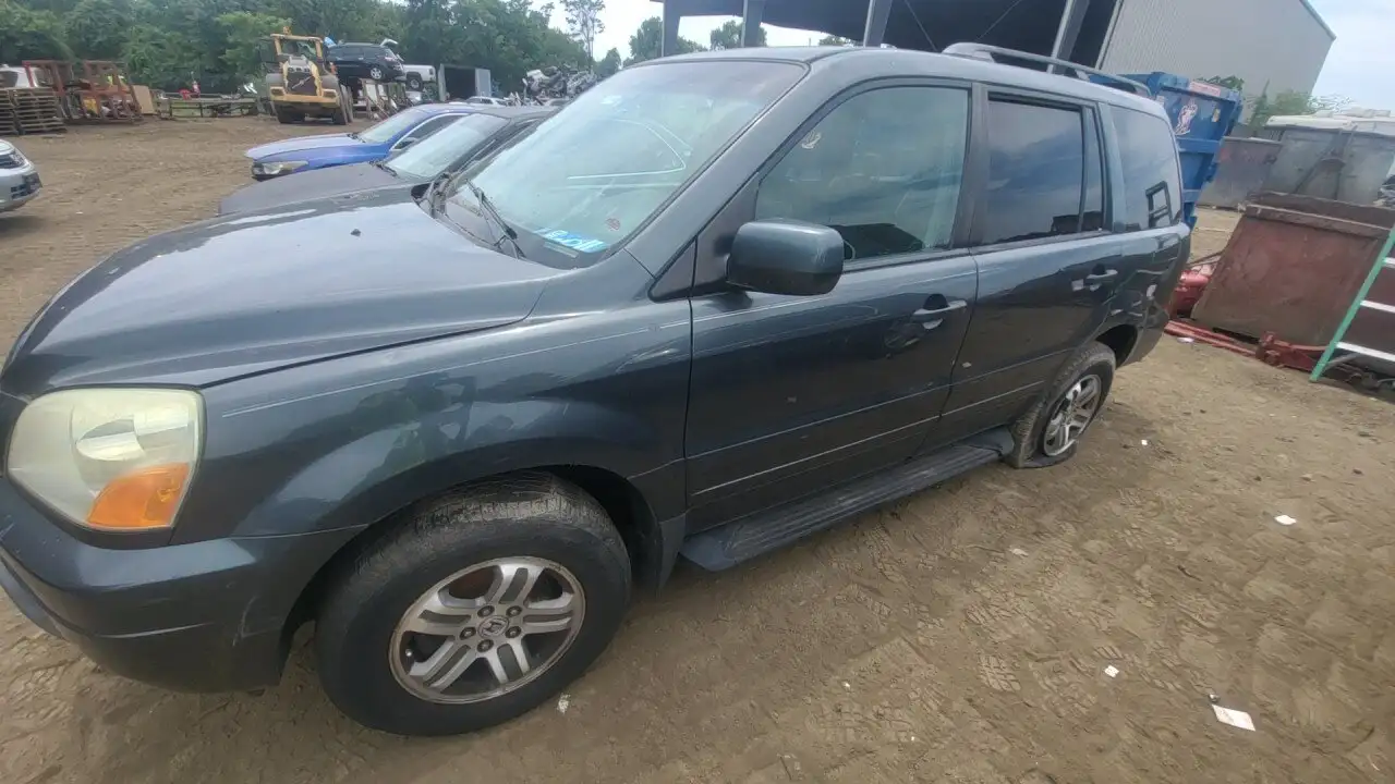 Photo of 2004 Honda Pilot