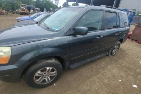 Photo of 2004 Honda Pilot