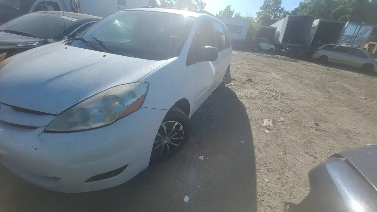 Photo of 2007 Toyota Sienna