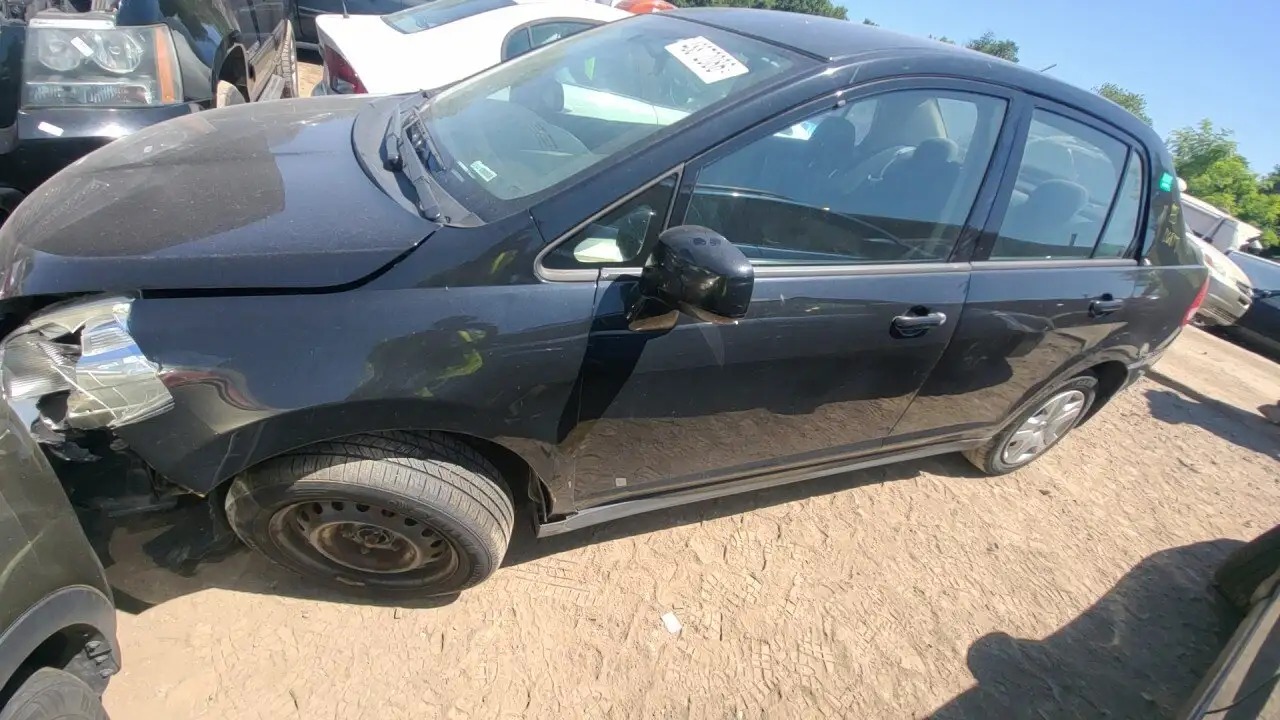 Photo of 2011 Nissan Versa
