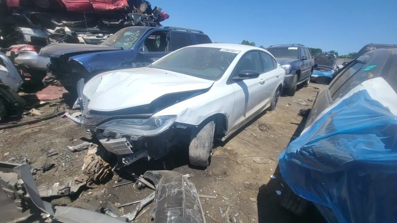 Photo of 2017 Chrysler 200