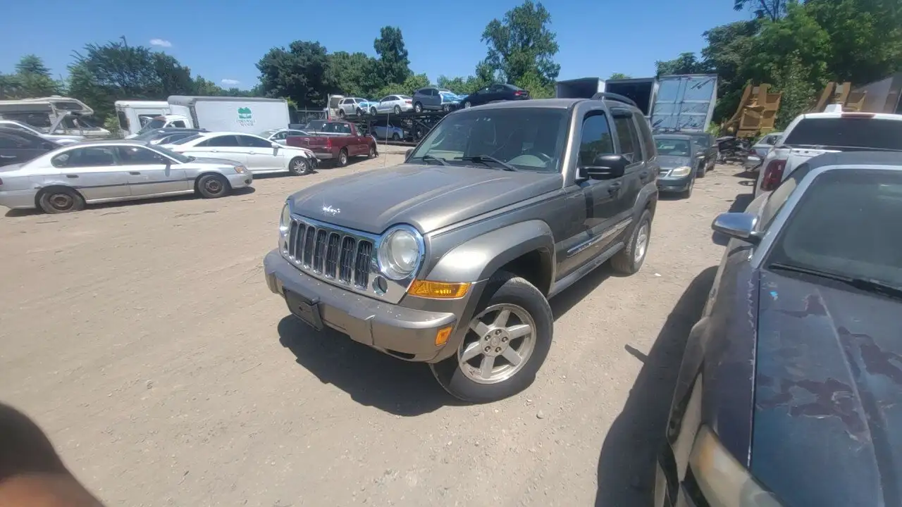 Photo of 2005 Jeep Liberty