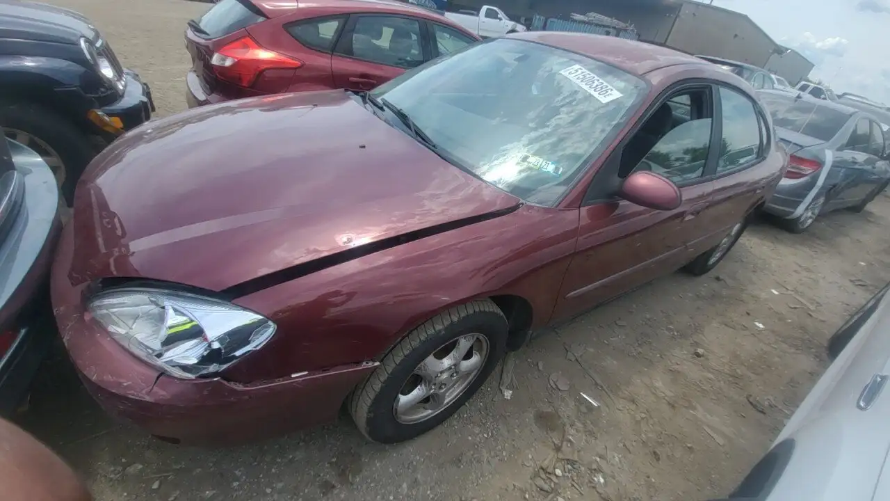 Photo of 2004 Ford Taurus