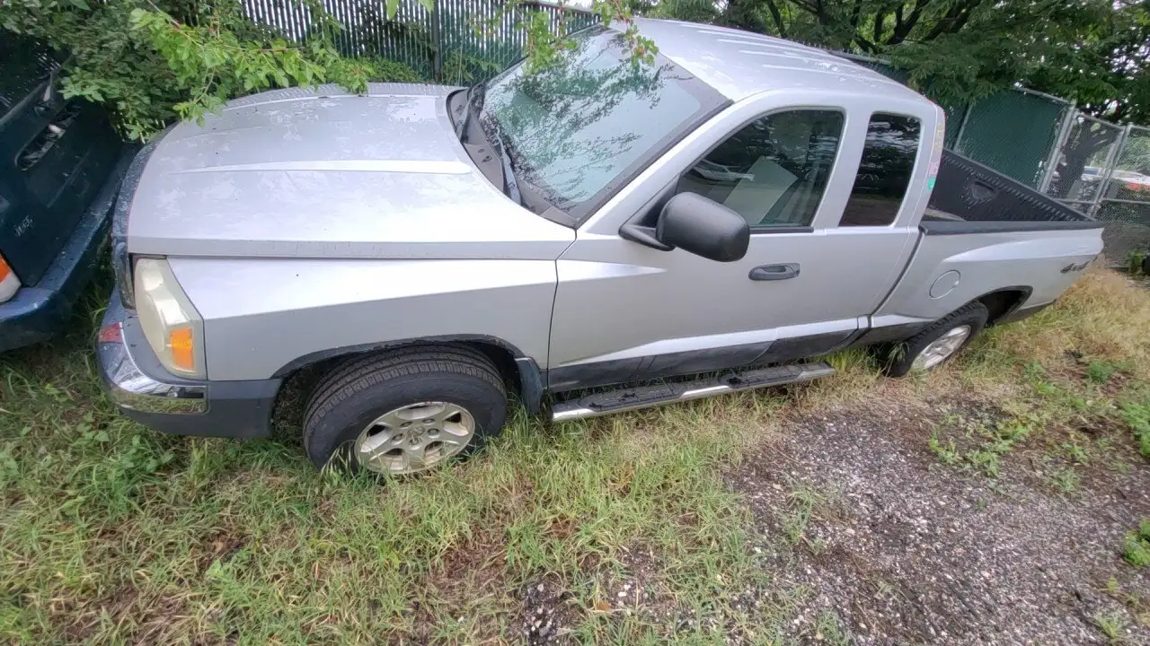 Photo of 2005 Dodge Dakota