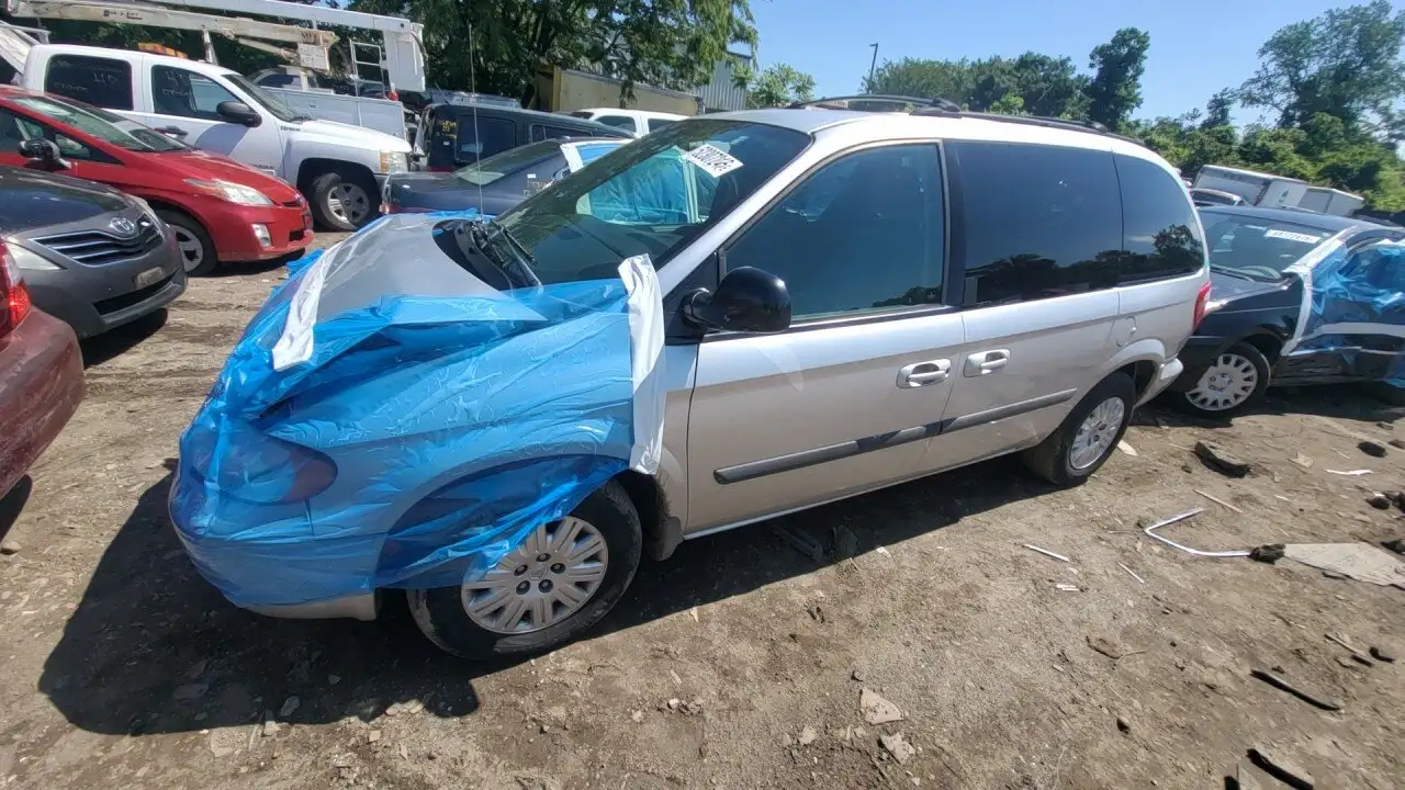 Photo of 2006 Chrysler Town & Country