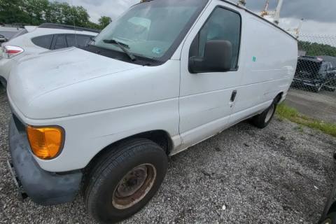 Photo of 2004 Ford E-250