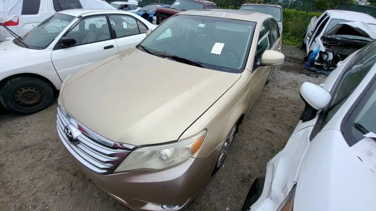 Photo of 2011 Toyota Avalon