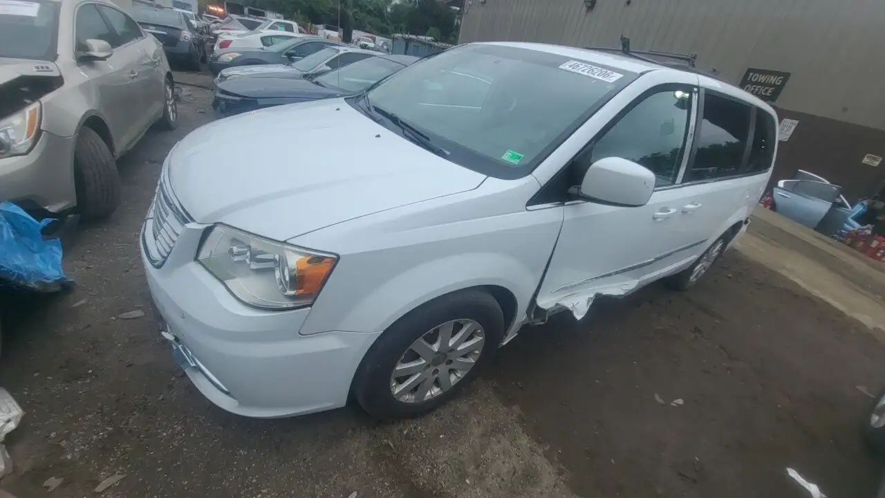 Photo of 2016 Chrysler Town & Country