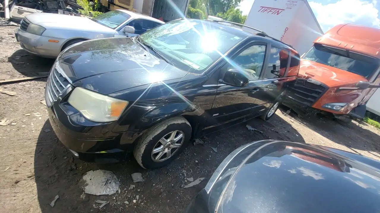 Photo of 2008 Chrysler Town & Country