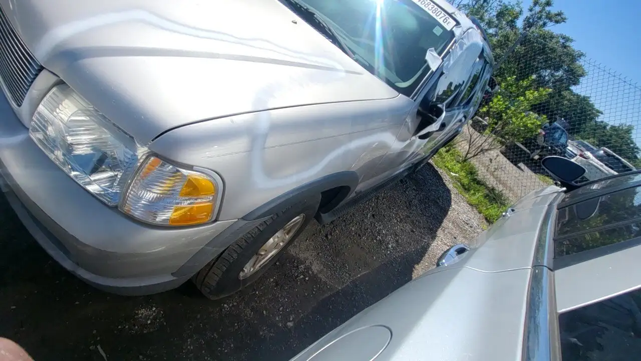 Photo of 2003 Ford Explorer