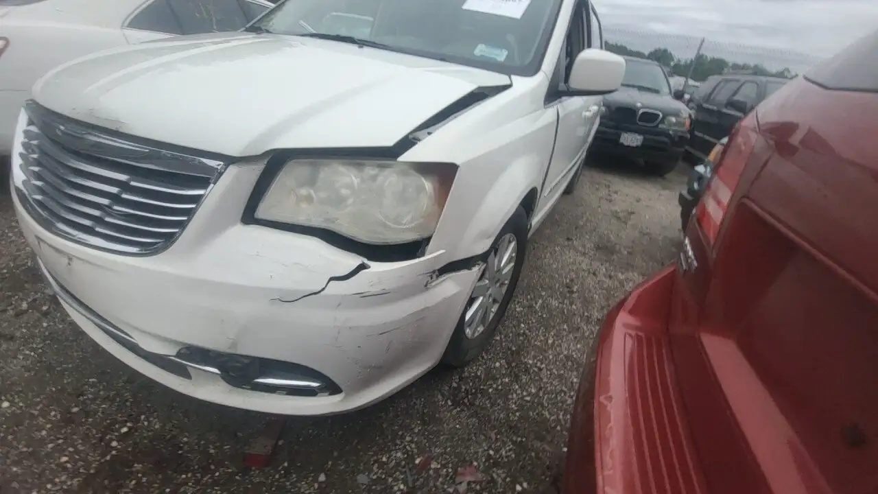 Photo of 2013 Chrysler Town & Country