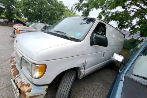 Photo of 2000 Ford E-250 Econoline