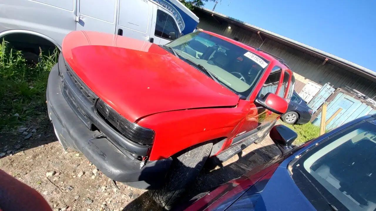 Photo of 2002 Chevrolet Tahoe