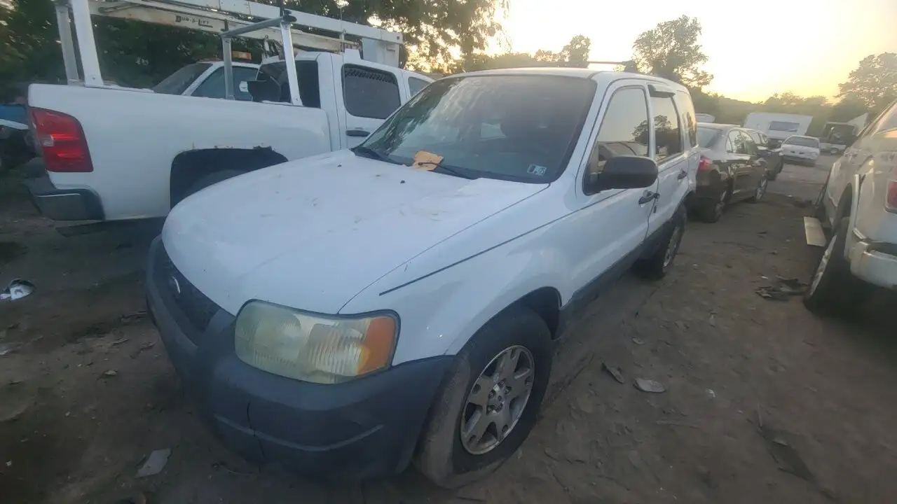 Photo of 2004 Ford Escape