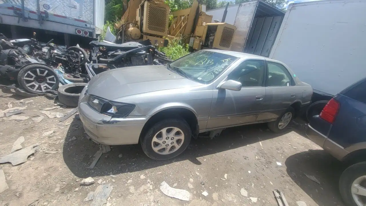 Photo of 2000 Toyota Camry