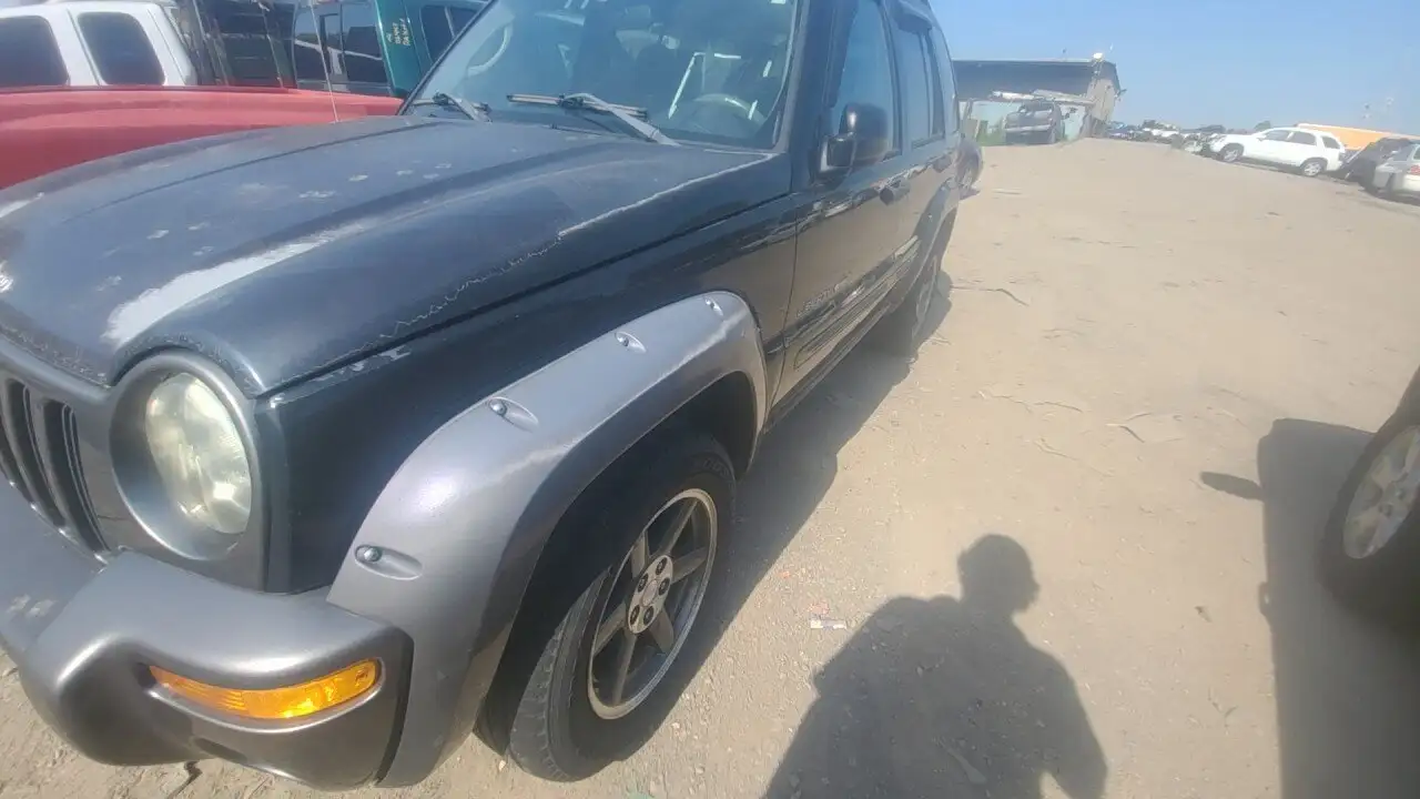 Photo of 2003 Jeep Liberty