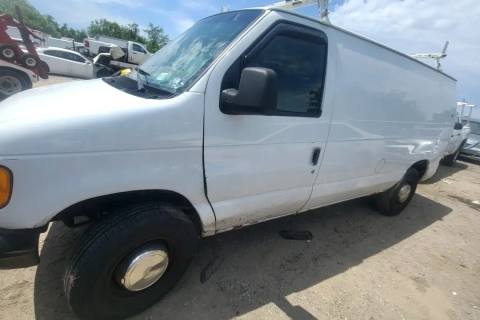 Photo of 2003 Ford E-250