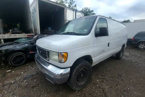 Photo of 2003 Ford E-350 Super Duty