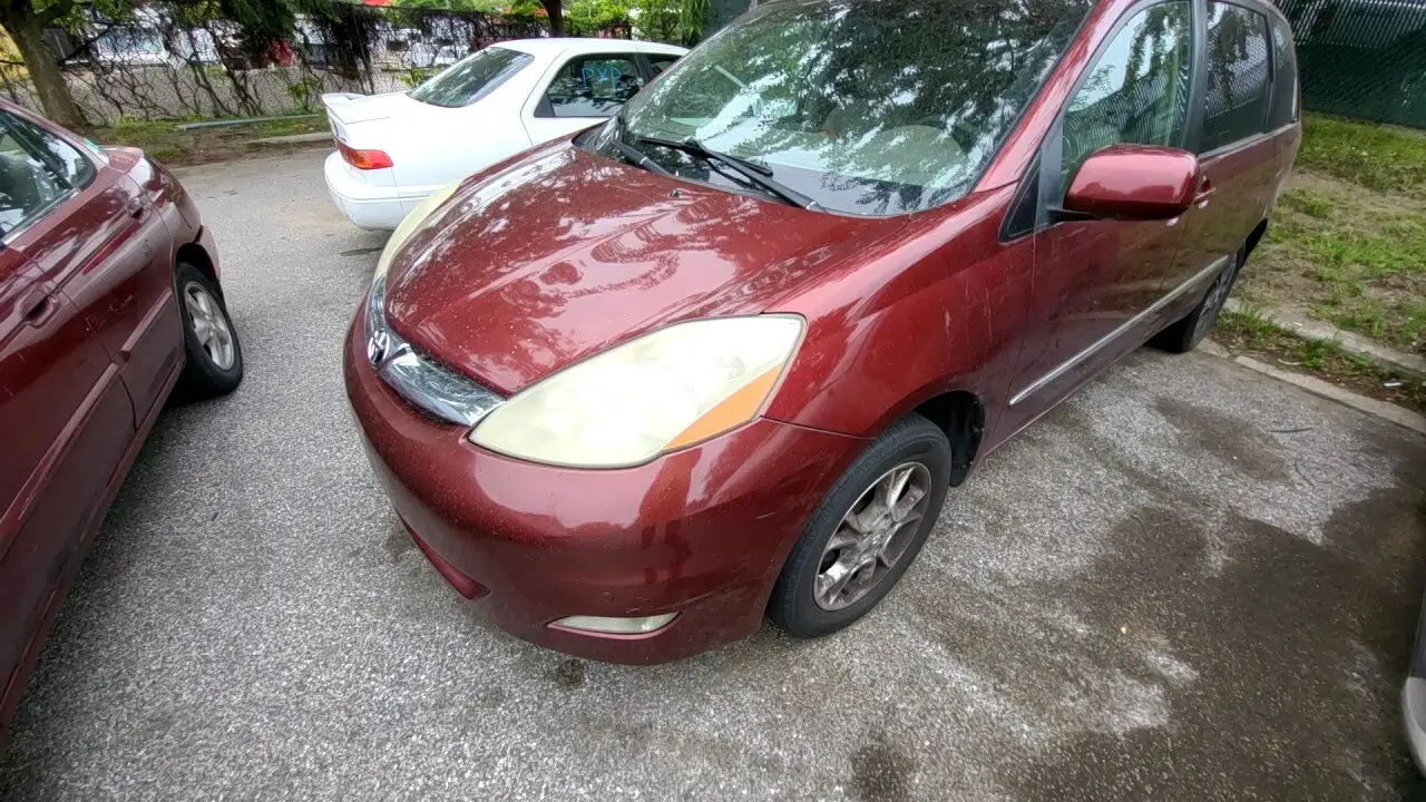 Photo of 2006 Toyota Sienna