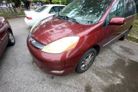 Photo of 2006 Toyota Sienna