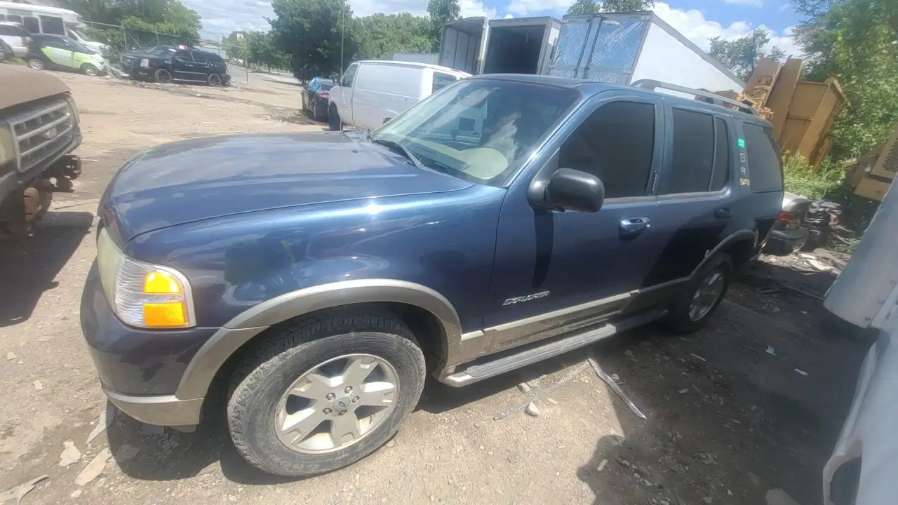 Photo of 2004 Ford Explorer
