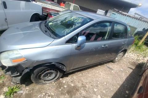 Photo of 2010 Nissan Versa