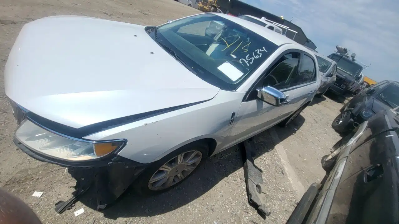 Photo of 2011 Lincoln Mkz