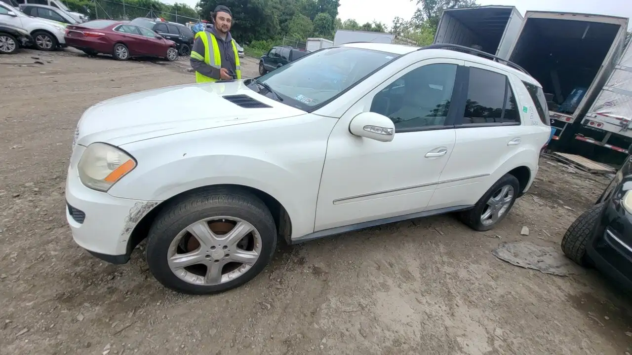 Photo of 2008 Mercedes-Benz Ml350