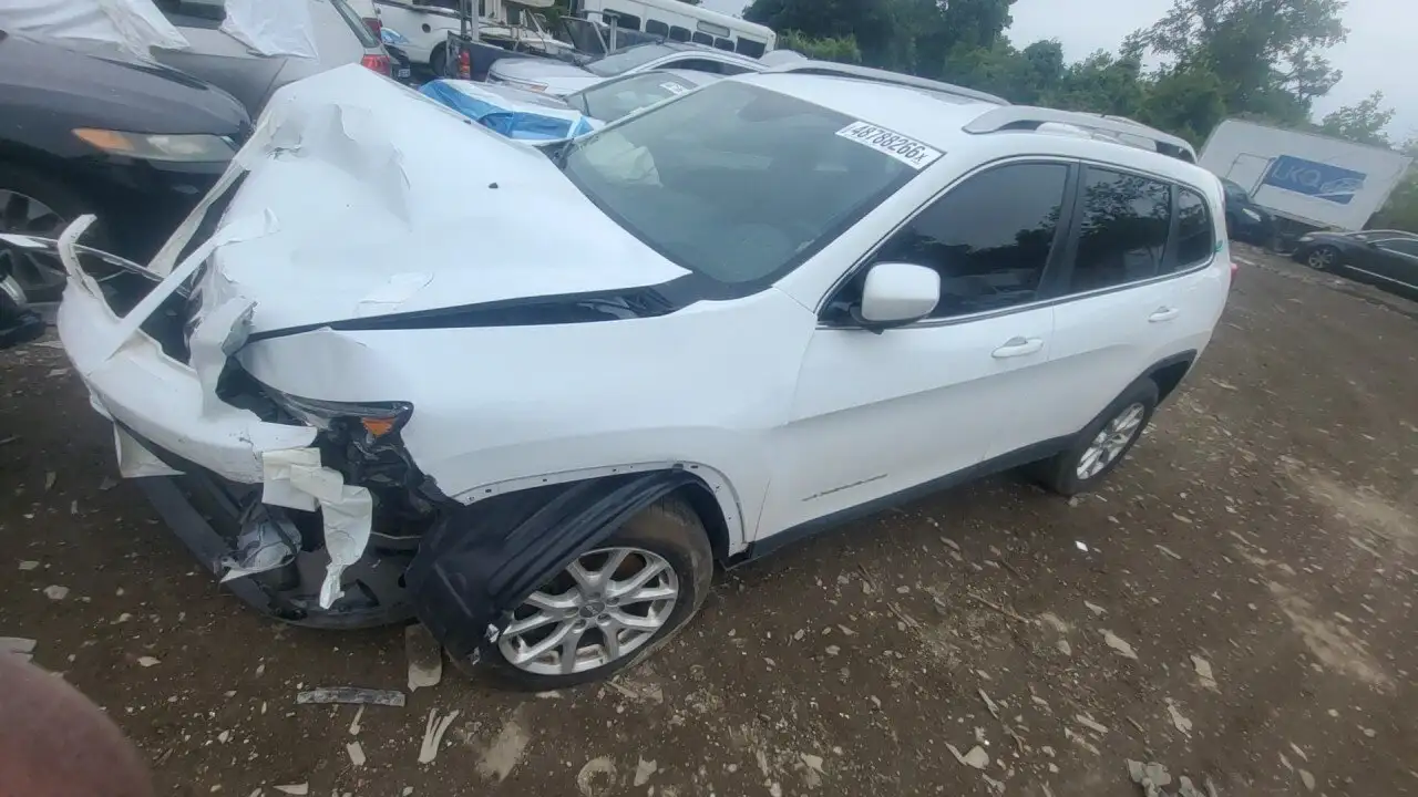 Photo of 2016 Jeep Cherokee