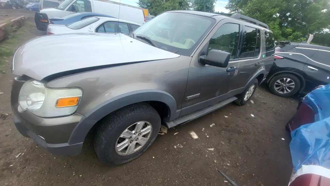 Photo of 2006 Ford Explorer