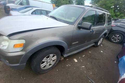 Photo of 2006 Ford Explorer