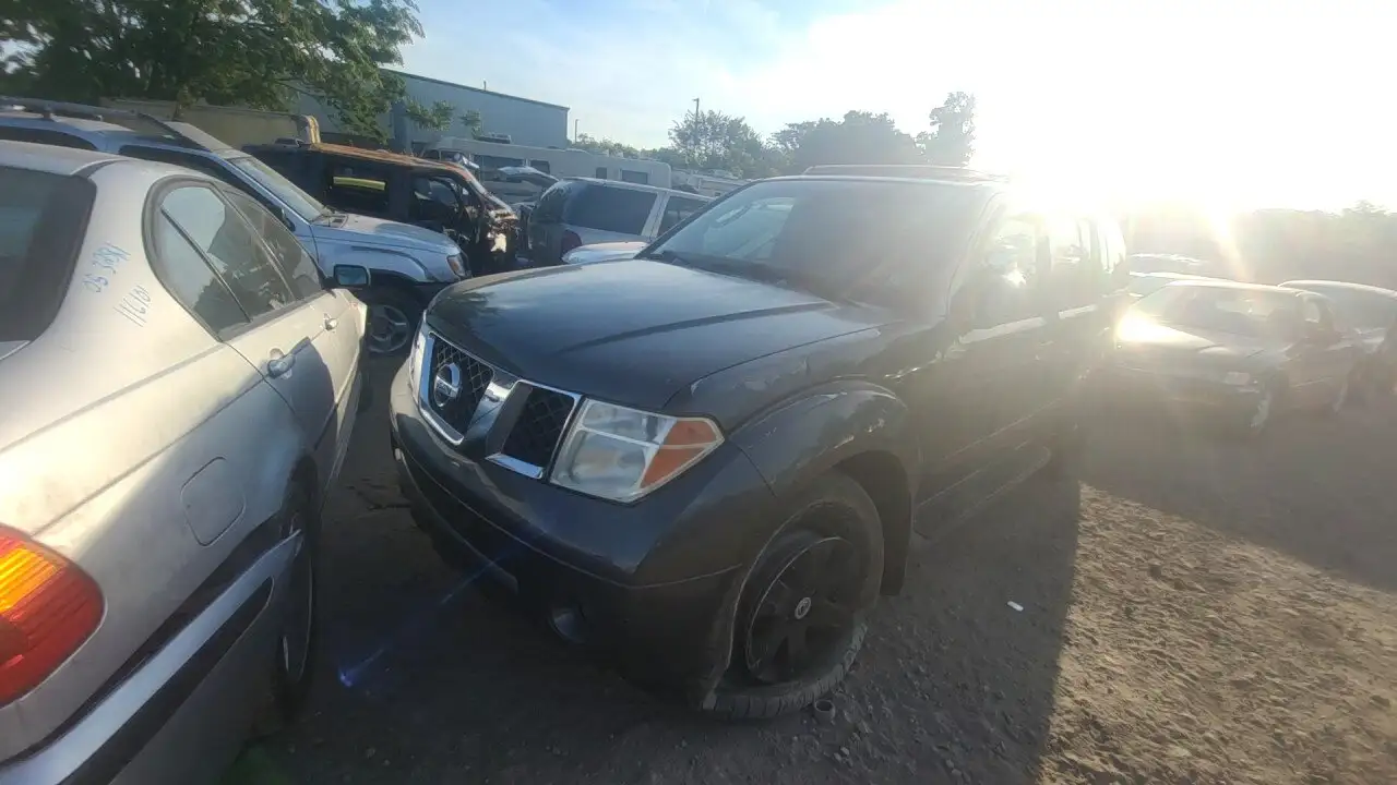 Photo of 2005 Nissan Pathfinder