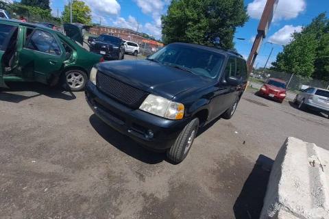 Photo of 2004 Ford Explorer