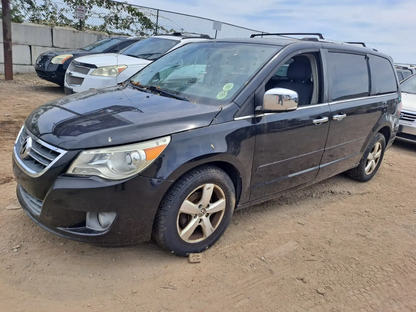 Photo of 2011 Volkswagen Routan