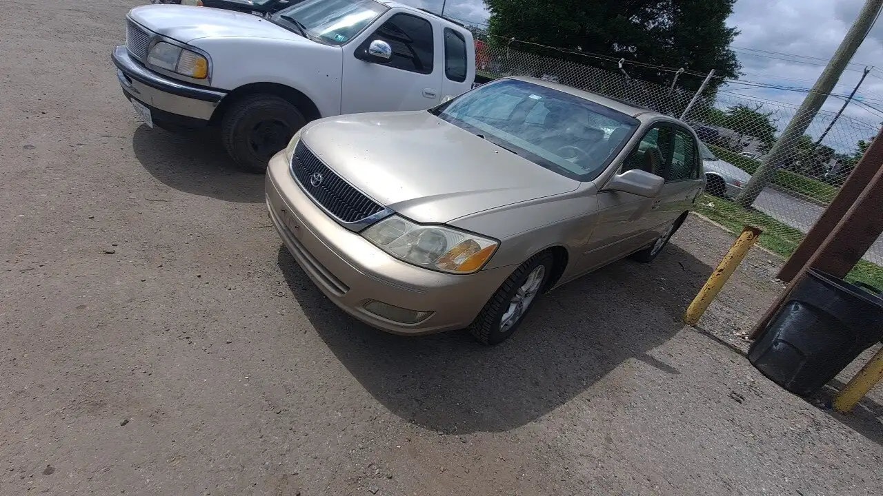 Photo of 2000 Toyota Avalon
