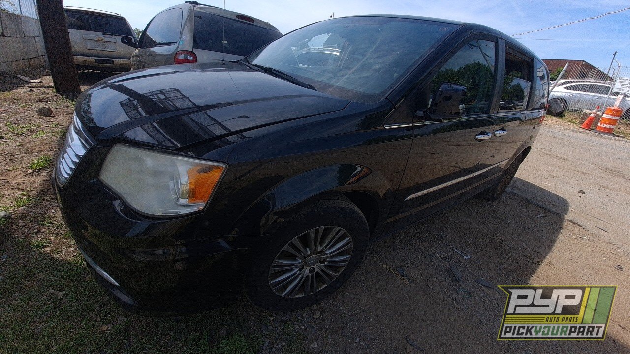 Photo of 2014 Chrysler Town & Country