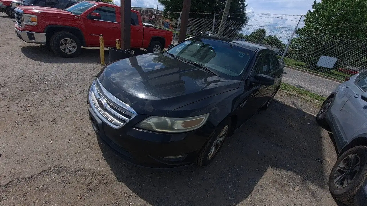 Photo of 2011 Ford Taurus