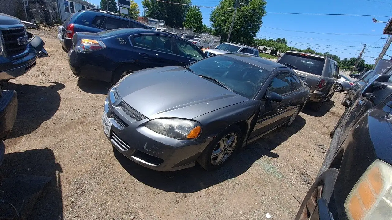 Photo of 2005 Dodge Stratus