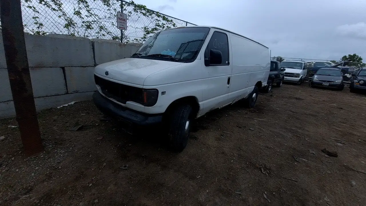 Photo of 2000 Ford E-250 Econoline