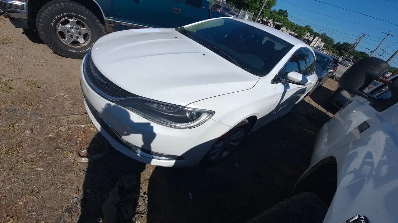 Photo of 2016 Chrysler 200