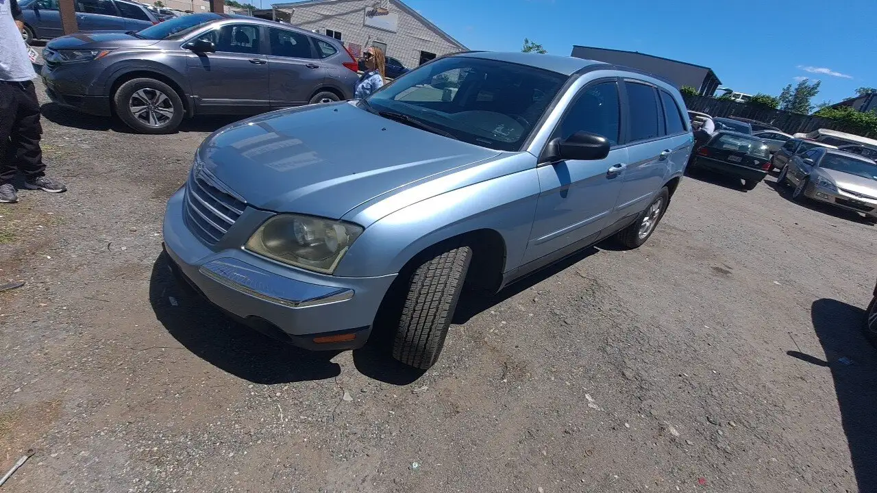Photo of 2005 Chrysler Pacifica