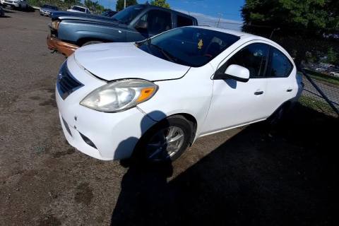 Photo of 2013 Nissan Versa