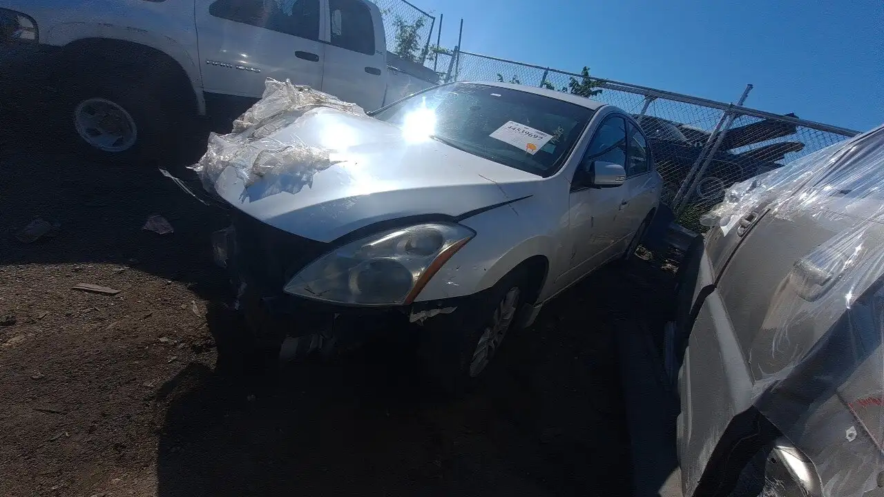 Photo of 2010 Nissan Altima