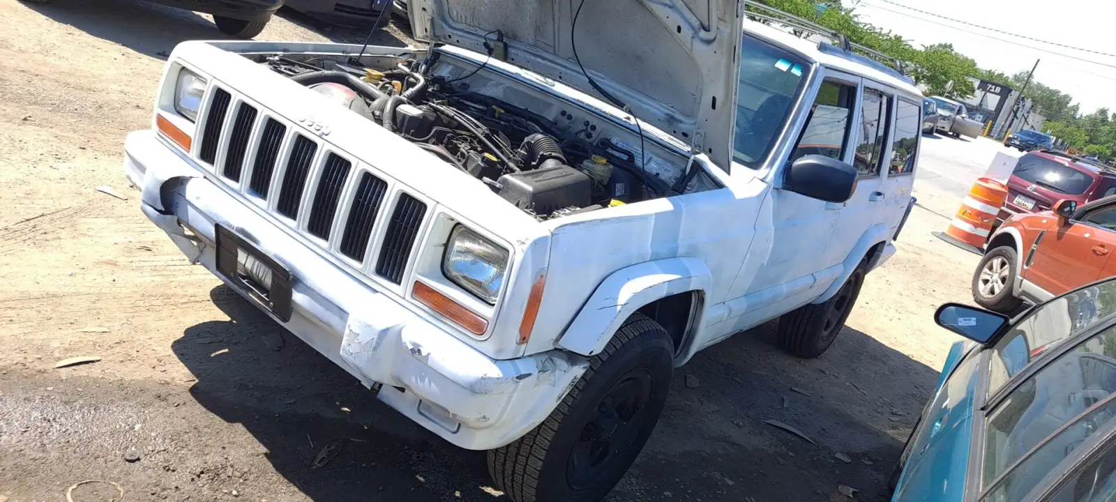 Photo of 1998 Jeep Cherokee