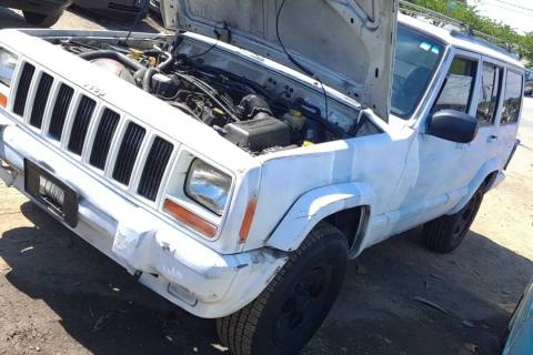 Photo of 1998 Jeep Cherokee
