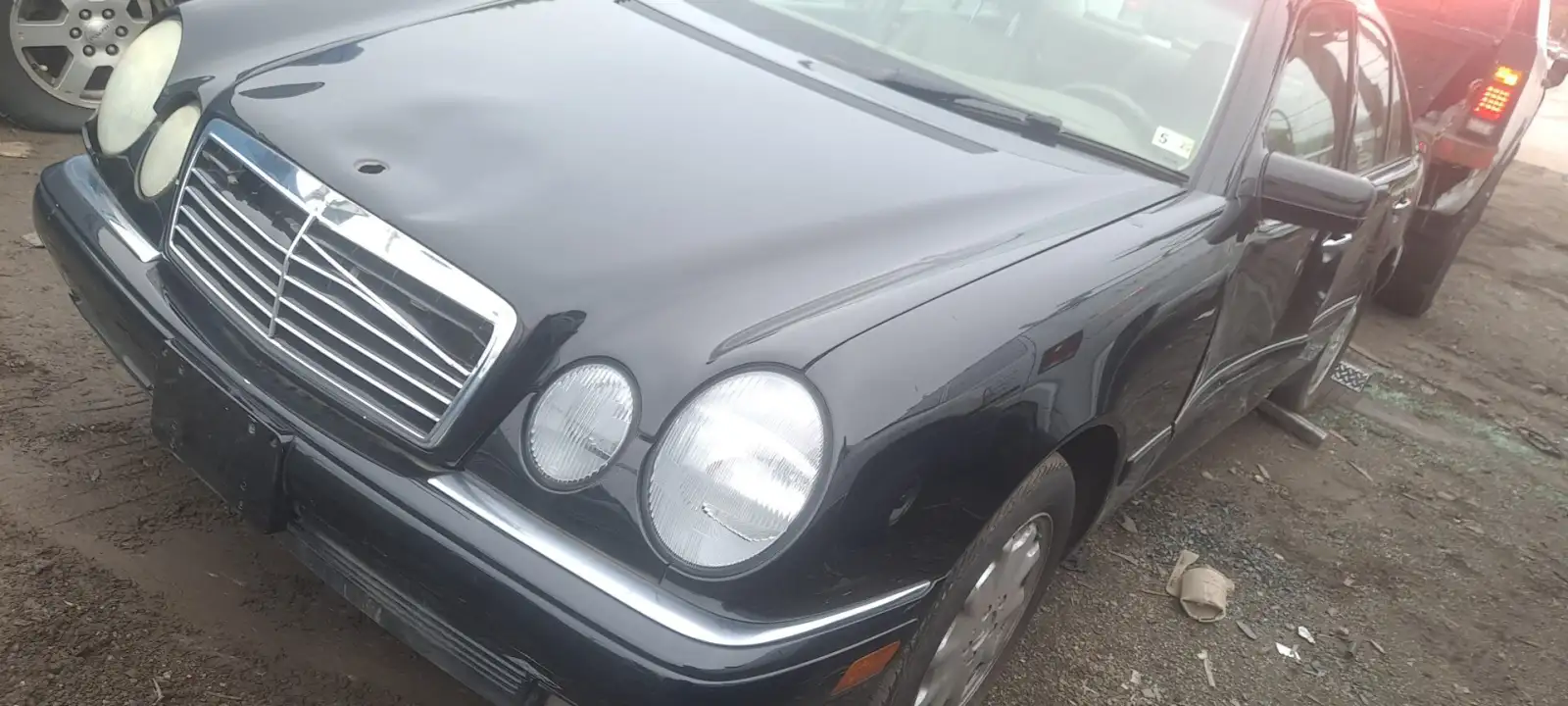 Photo of 1999 Mercedes-Benz E320
