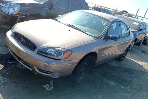 Photo of 2005 Ford Taurus